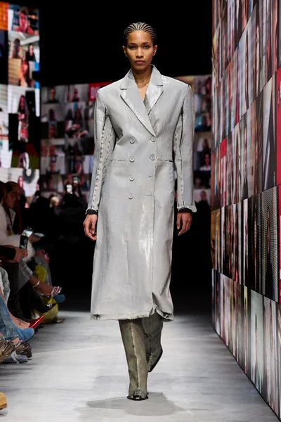 Look 13